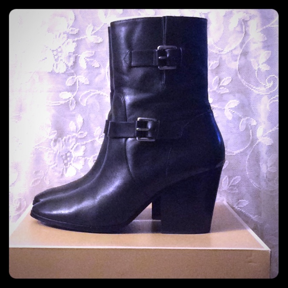 Michael Kors Ashton Mid Leather Bootie